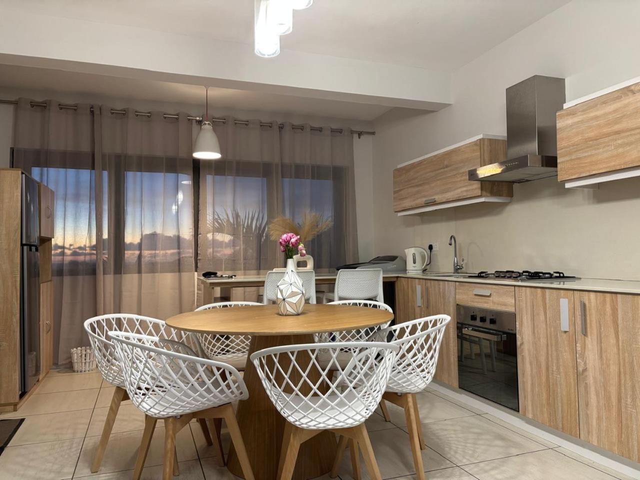 Stunning 3-Bedroom Apartment With Private Rooftop Terrace & Gorgeous Pool Flic-en-Flacq Extérieur photo