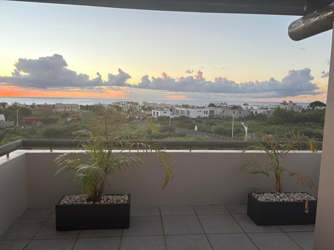 Stunning 3-Bedroom Apartment With Private Rooftop Terrace & Gorgeous Pool Flic-en-Flacq Extérieur photo